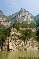07 Steep cliffs of Wu gorge