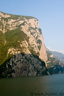 19 Steep cliffs of Xiling gorge