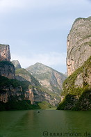 04 Daning river and steep cliffs