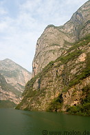 18 Daning river and steep cliffs
