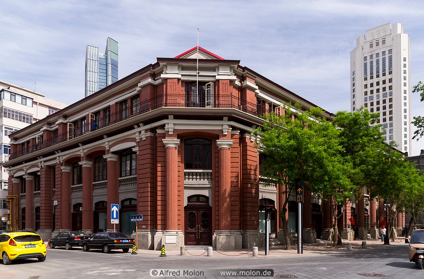 12 Red brick building in Chengde street