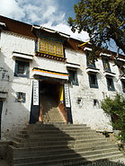 11 Staircase and building