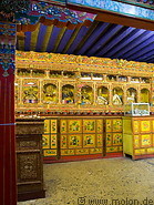 19 Chapel with golden statues and decorations