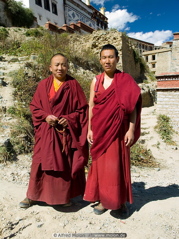 09 Buddhist monks