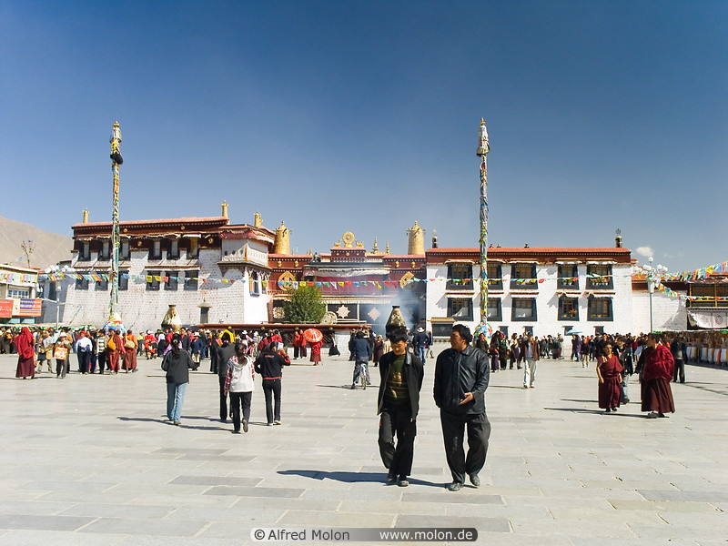 05 Barkhor square and Jokhang temple