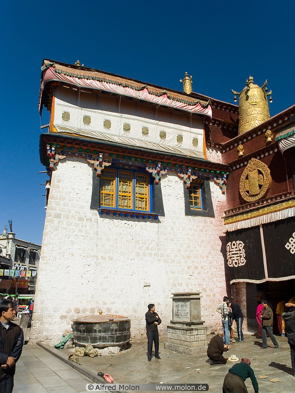 11 Jokhang Buddhist temple