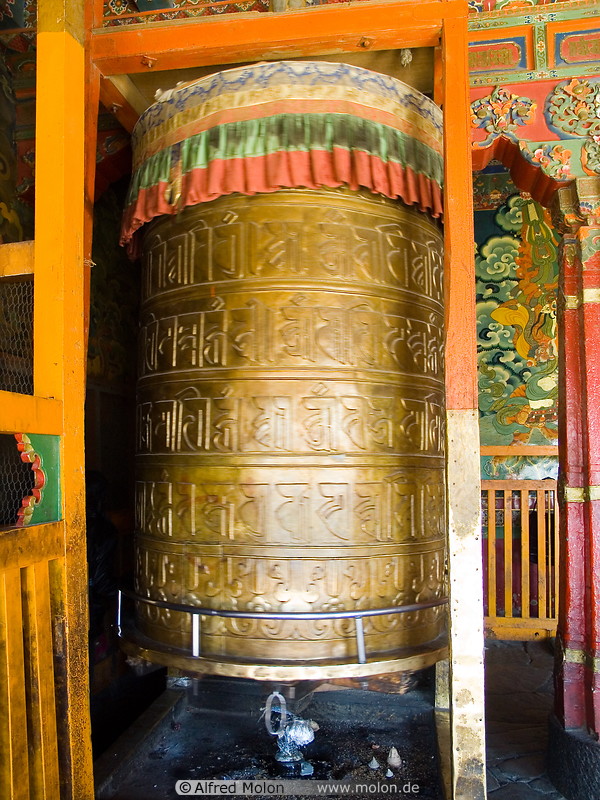 12 Prayer wheel in Jokhang temple