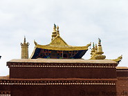 07 Golden roof