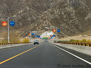 19 Road to Lhasa airport
