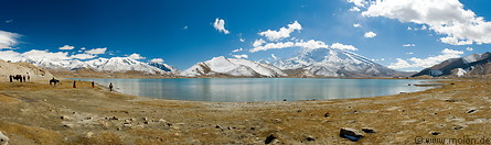 04 Panorama view of Karakul lake and Muztagh Ata