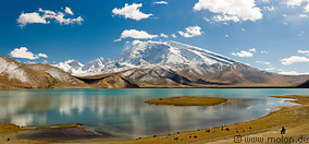 12 Karakul lake and Muztagh Ata