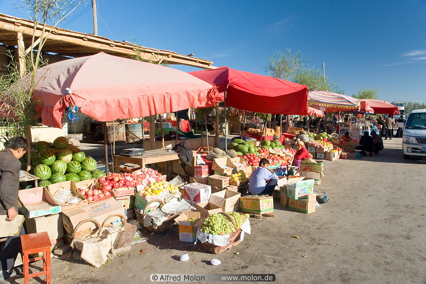 13 Fruit market in Upal