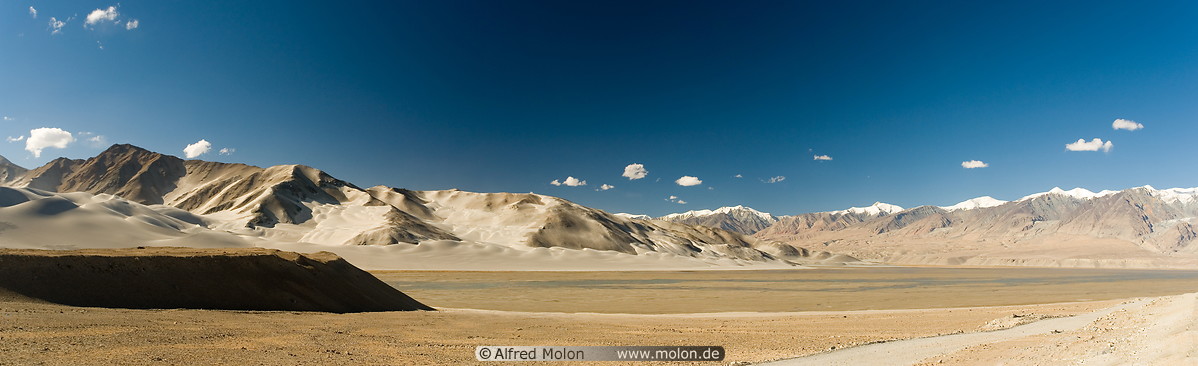 24 Panorama view of Shashan sand mountain