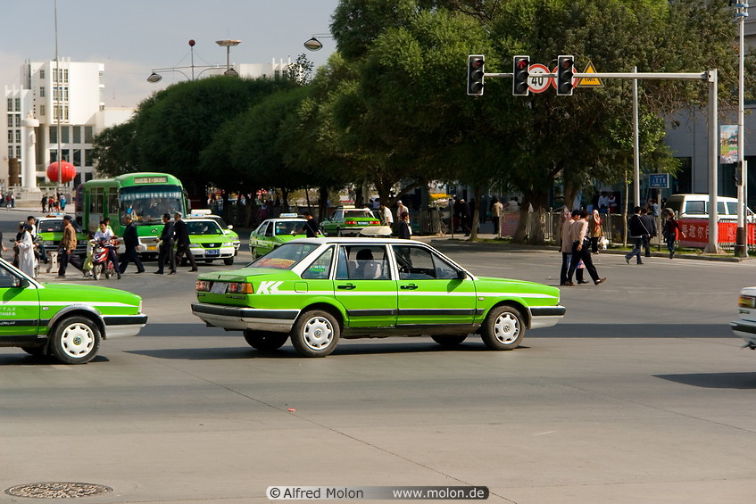 15 Green taxis