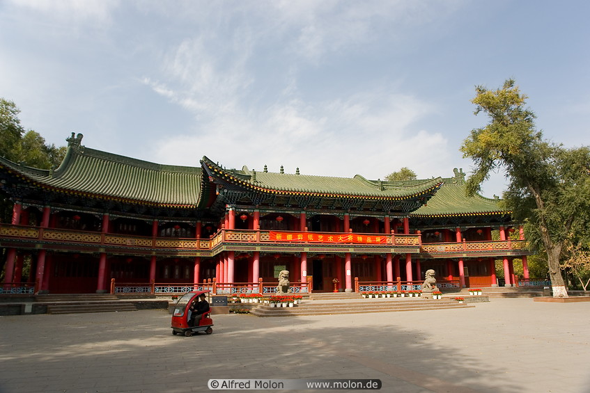 07 Emperors hall