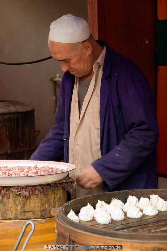 06 Muslim Uighur food stall owner