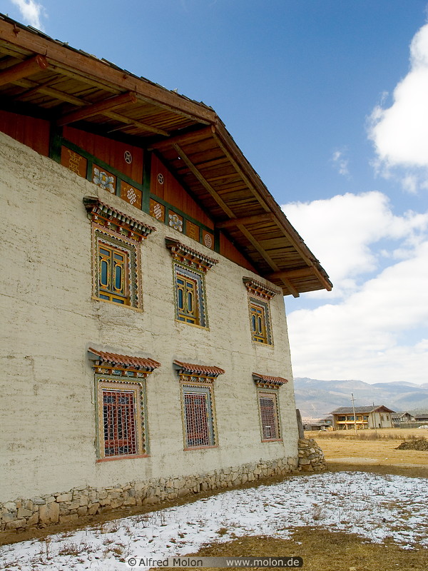 15 Tibetan house with windows