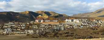 01 Ganden Sumtseling Gompa and old town