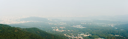 18 Panorama view of lake