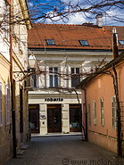 35 Uska street