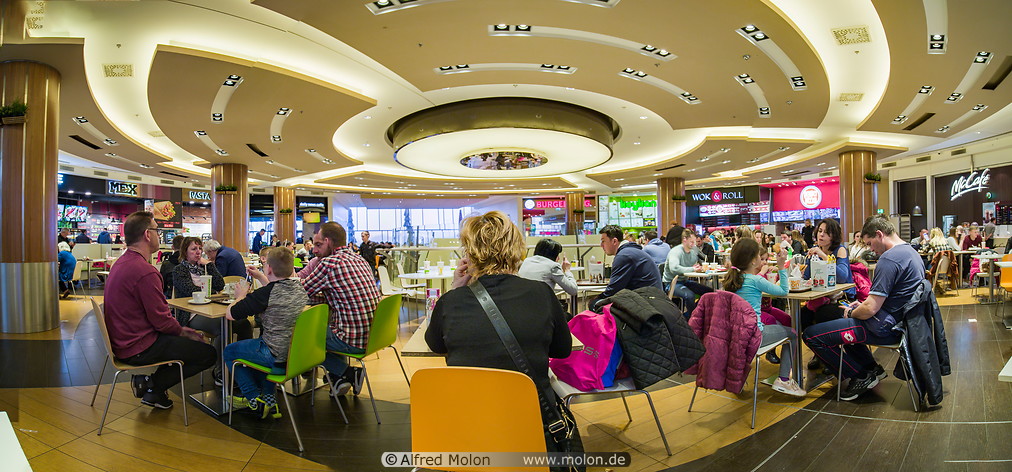 12 Food court in Arena centar mall