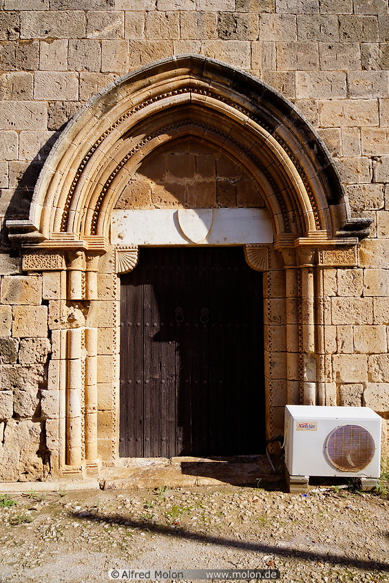 08 Church gate