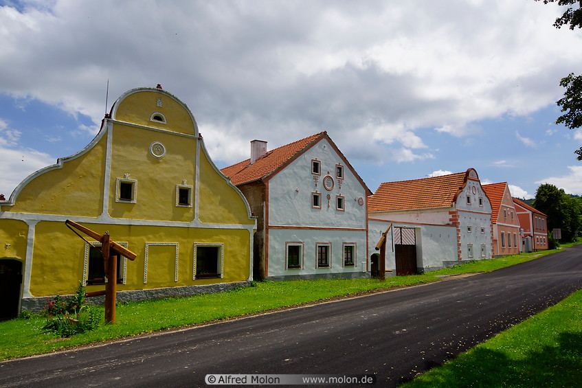 13 Baroque style farmer houses