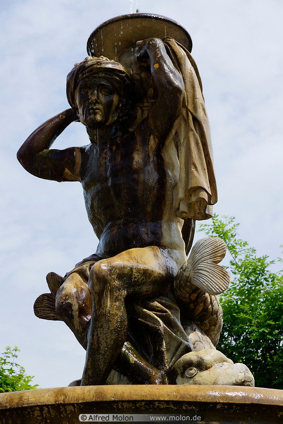 29 Fountain statue