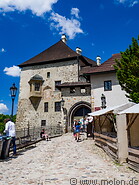 08 Castle entrance
