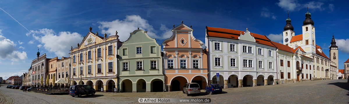 01 Colourful house facades on Telc square