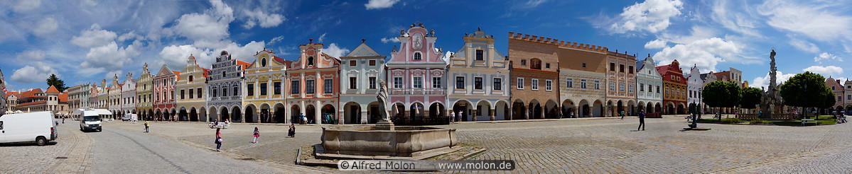 06 Panoramic view of old town square