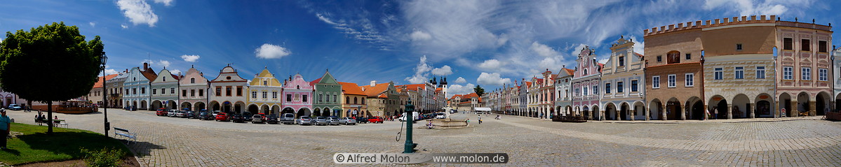 08 Panoramic view of old town square