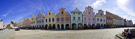 03 Colourful house facades on Telc square