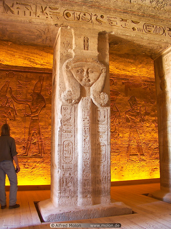 14 Pillar in hypostyle hall with Hathor face