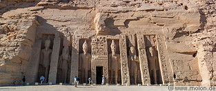 08 Hathor temple front view