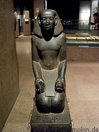 05 Pharaoh statue
