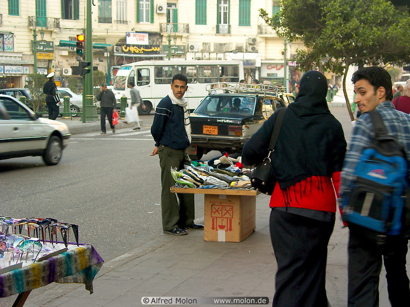 06 Street clothes seller
