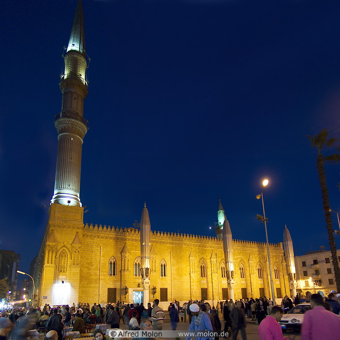 18 Sayyidna al Hussein mosque and Midan Hussein square
