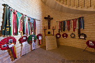 13 Ribbons and wreaths