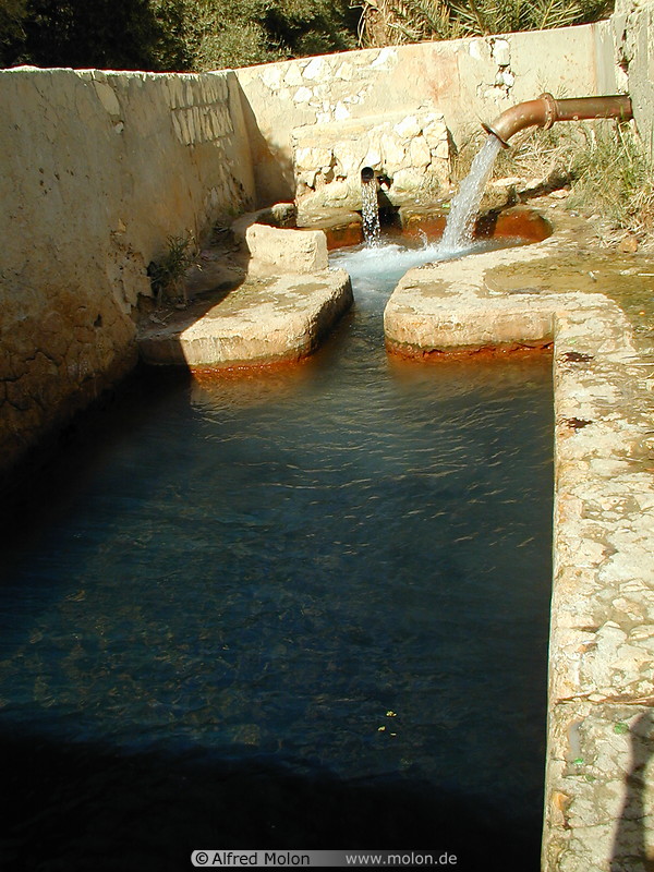 04 Water well and pool