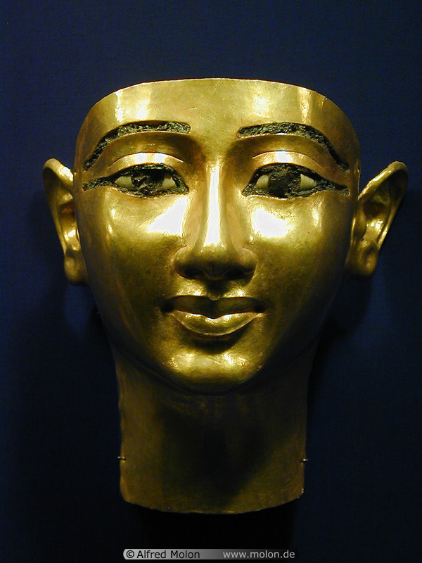 07 Golden mask