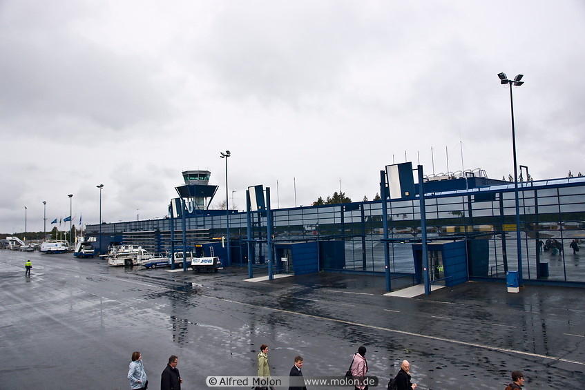 03 Airport terminal