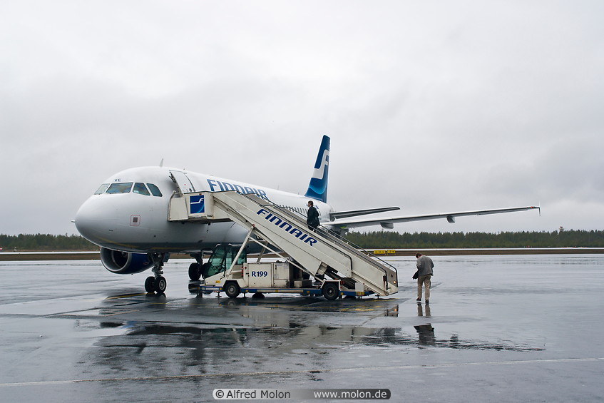 05 Finnair airplane on runway