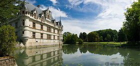 21 Azay le Rideau castle and Indre river