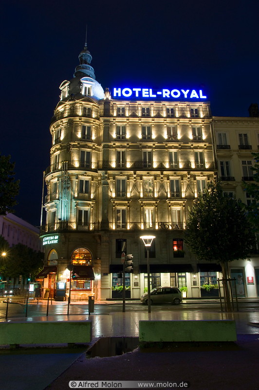 23 Hotel Royal