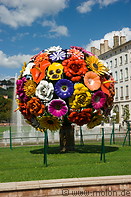 01 Colourful flower sculpture on Antonin Poncet square