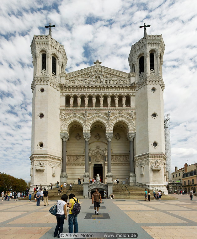 01 Front view of basilica