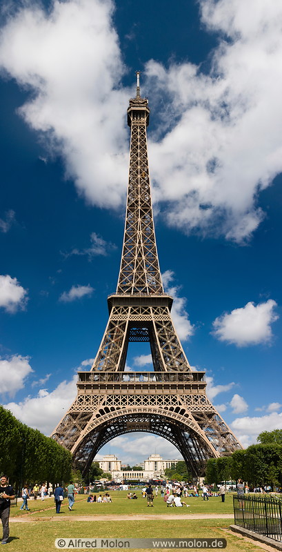 05 Eiffel tower