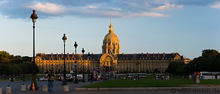 16 Les Invalides hospital and chapel dome