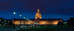 18 Les Invalides hospital and chapel dome at night